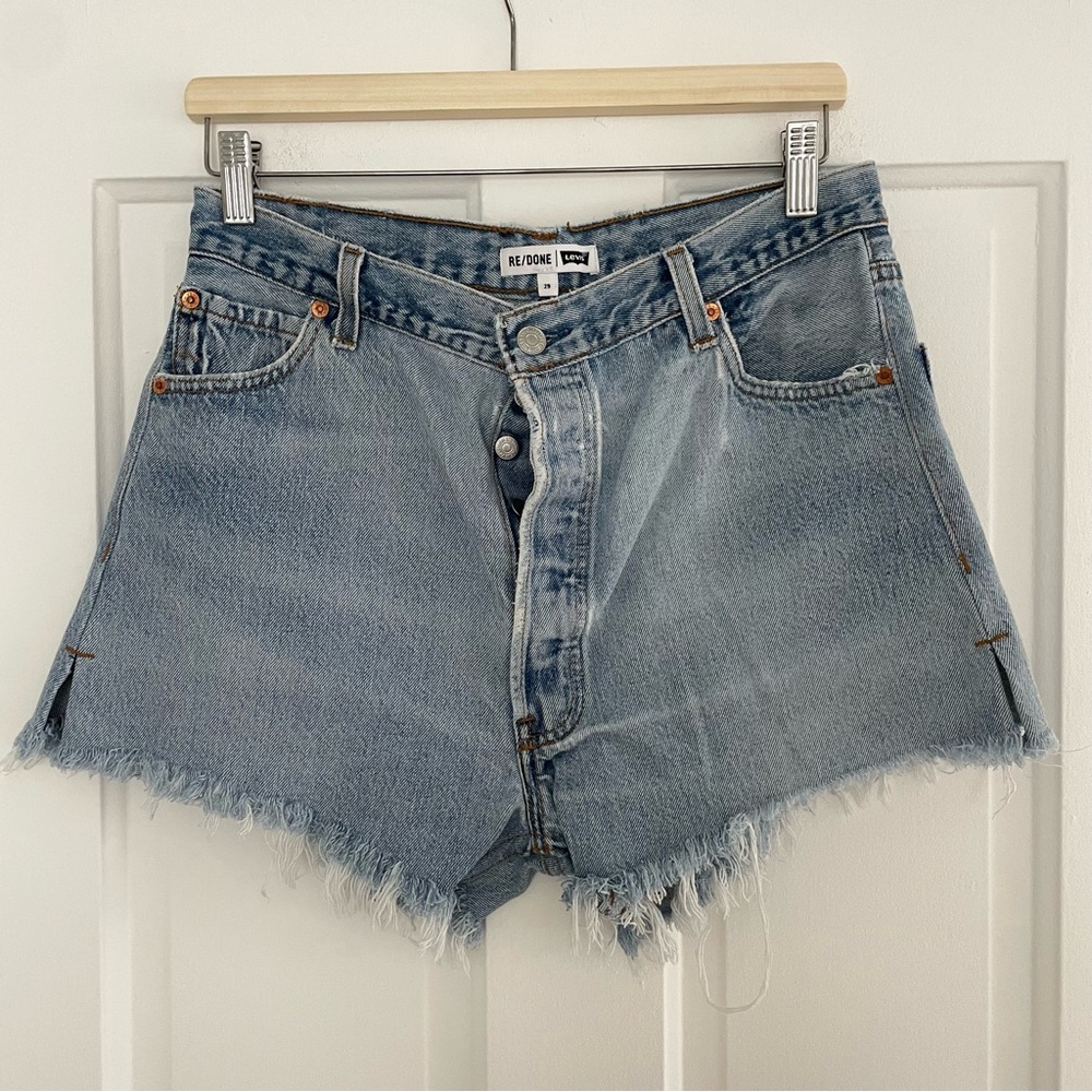 Vintage RE/DONE Levi’s high rise shorts | Size 29